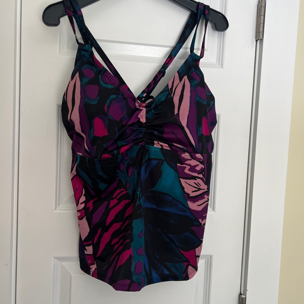 All in Motion women’s 22w multicolor bathing suit tanking top